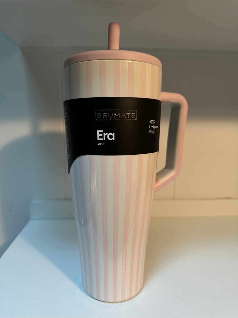 BruMate Era 40oz in ** strawberry cream** NWT. Limited Edition